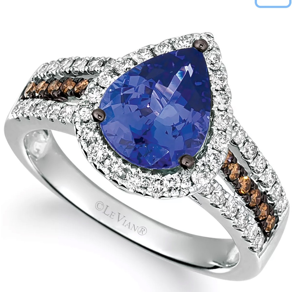Gorgeous tanzanite with chocolate diamonds ring